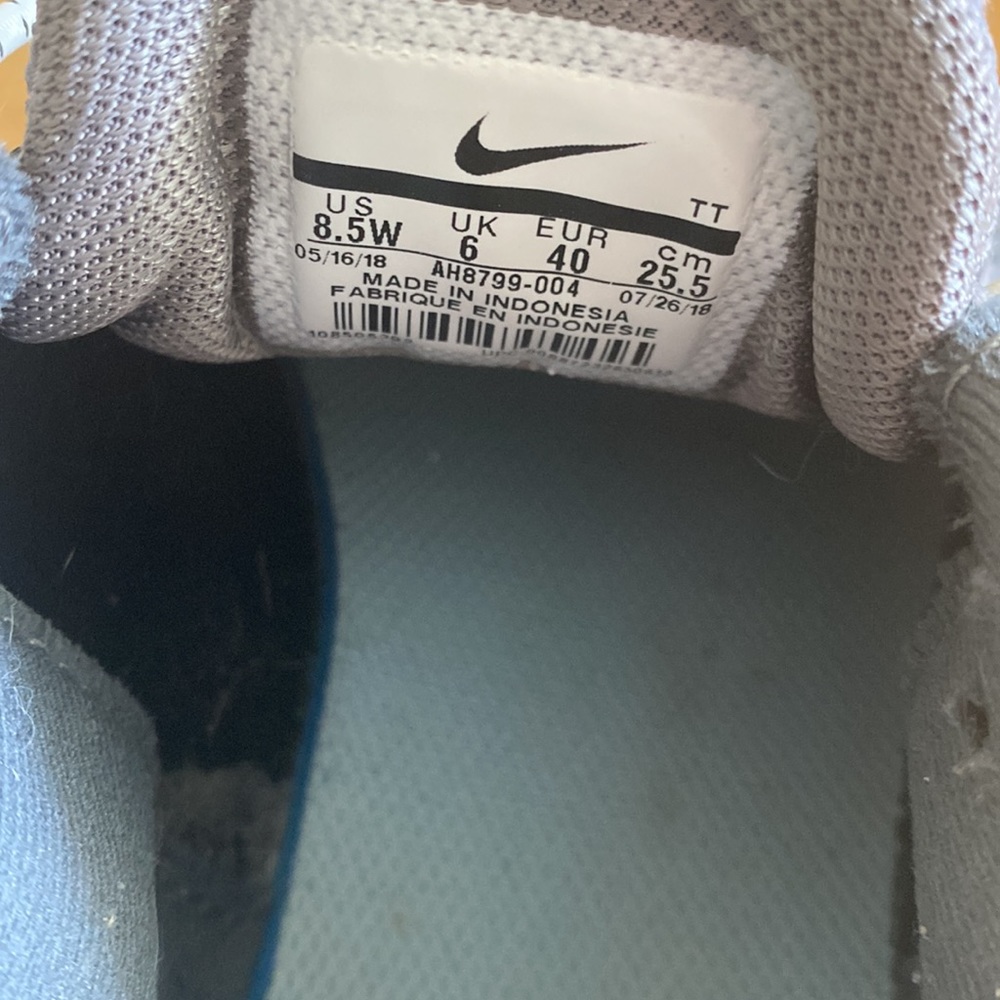 Shoes - Picture 4 of 5